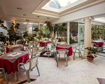 Hotel Chronis - Paralia - Ruokailuhuone