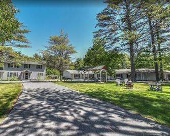 Acadia Pines Motel - Salsbury Cove - Building