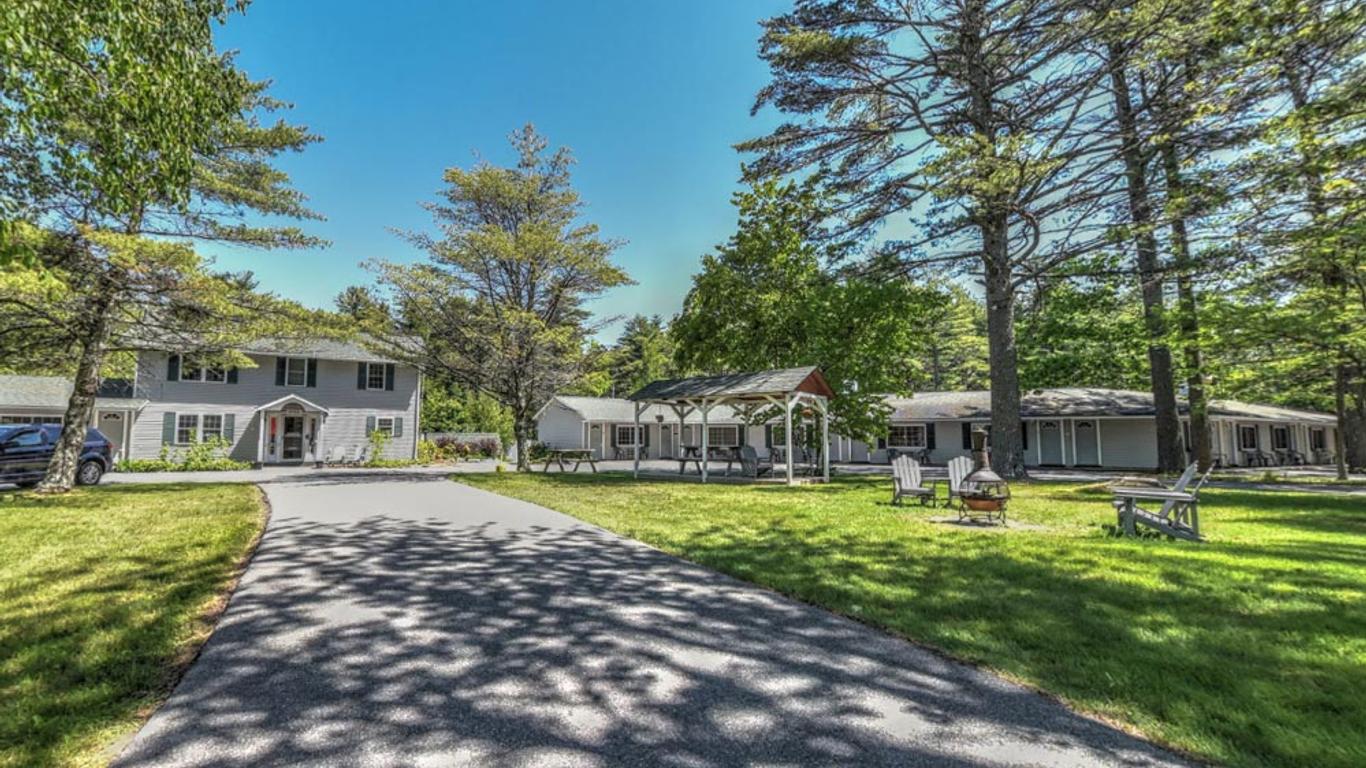 Acadia Pines Motel