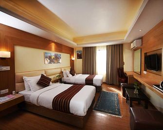 Hotel Middle Path & Spa - Pokhara - Sovrum