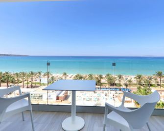 Iberostar Waves Bahía de Palma - Adults Only - פלמה דה מיורקה - מרפסת