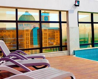 Santuario Palace Hotel - אפרסידה - בריכה