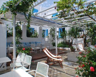Anthousa Hotel - Apollonia - Outdoor view