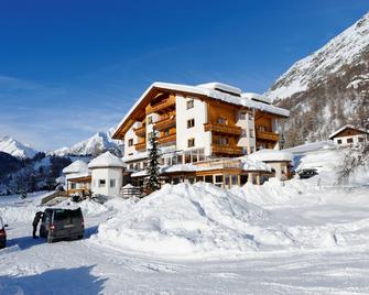 Familienhotel Replerhof - Prägraten - Gebouw