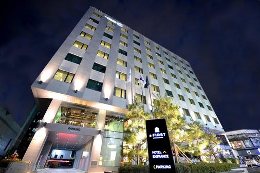 aFIRST Hotel Myeong dong - Seoul - Building