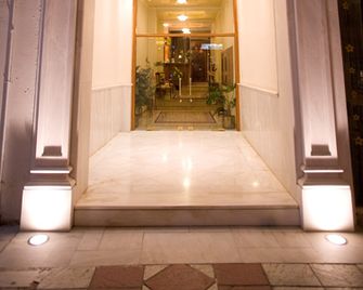 Hotel Urania - Préveza - Hotelindgang
