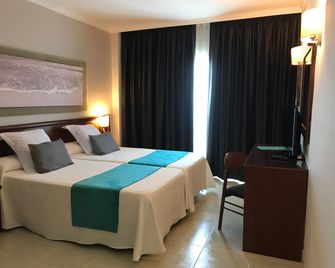 Hotel Miramar - יורט דה מאר - חדר שינה