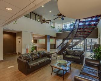 Sun N Sand Resort - מירטל ביץ' - לובי