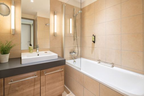 Citadines Arnulfpark Munich - Munich - Bathroom