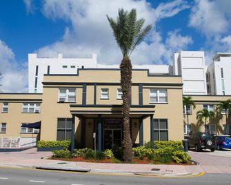 Lombardy Inn Hotel - ميامي بيتش - مبنى
