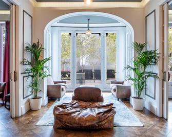 نزل كاسا غراسيا برشلونة - برشلونة - ردهة