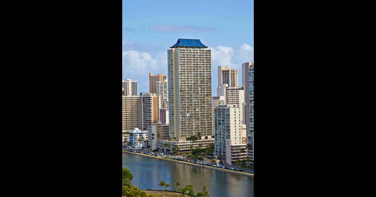 Aqua Skyline at Island Colony 132 (̶1̶9̶6̶). Honolulu Hotel Deals