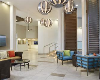 Holiday Inn Express Waikiki - Honolulu - Lobby