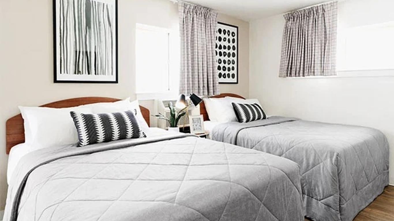 إن تاون سويتس إكستنديد ستاي سيلكت كوربس كريستي