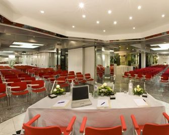 Hotel Savoy - Pesaro - Sala de reuniones