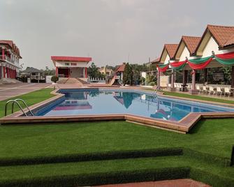 True Vine Hotel - Kumasi - Pool