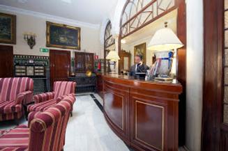 Europa - Sevilla - Front desk