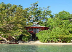 Sunrise Beach Cabanas Resort - Luganville - Building