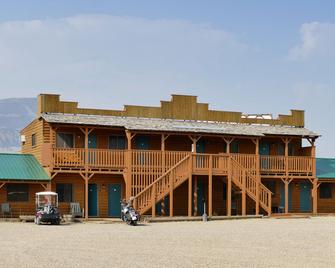 Yellowstone Valley Inn - Cody - Building