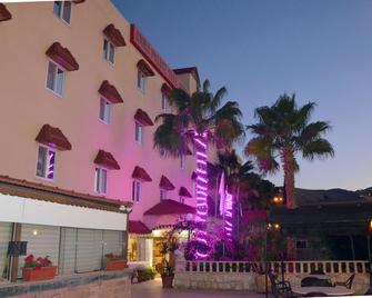 Amra Palace International Hotel - Wadi Musa - Building