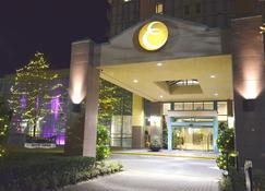 Executive Plaza Hotel & Conference Centre, Metro Vancouver - Coquitlam - Building