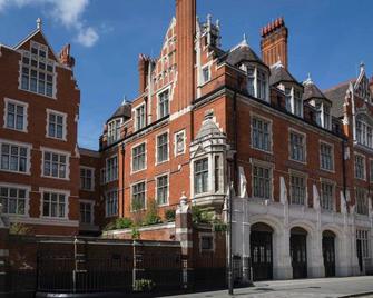 Chiltern Firehouse - London - Building