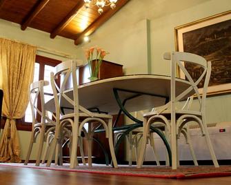 The House By The River Luxury Villa - Veria - Comedor