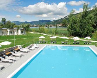 Costa Verde Natura - Clusane sul Lago - Pool