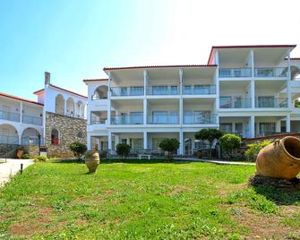 Alexander the Great Beach Hotel - Kriopigi - Building