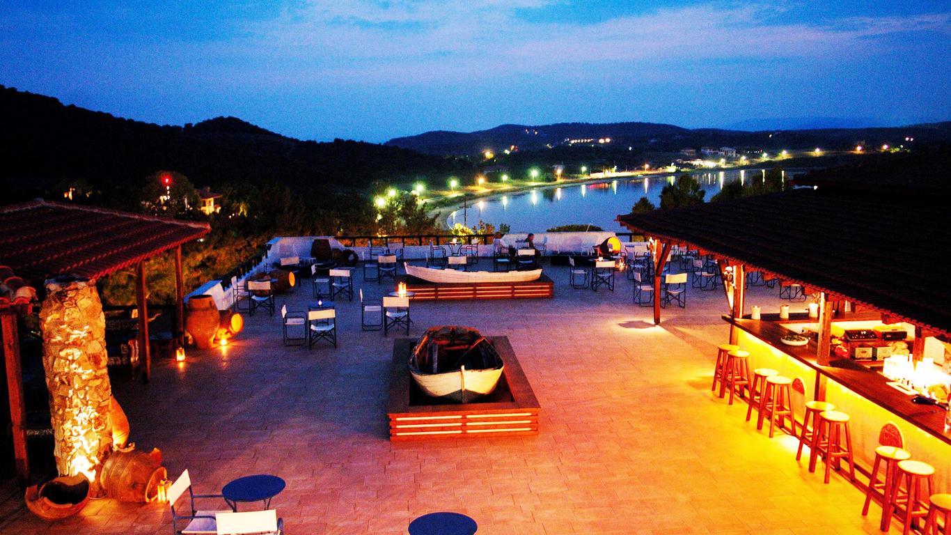 Agionissi Resort