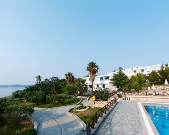 Agionissi Resort Hotel - Ammouliani - Building