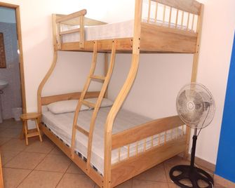 Hostal Yaku Montañita - Montañita (Guayas) - 臥室