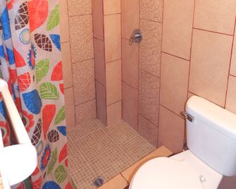 Hostal Yaku Montañita - Montañita (Guayas) - Bathroom