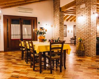 Agriturismo Le Cipressine - Meolo - Comedor