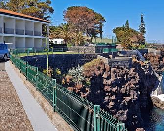 Albatroz Beach & Yacht Club - Santa Cruz (Madeira) - Outdoors view