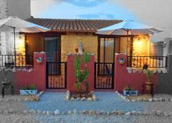 The Olive Mill Aparthotel - Granja de Rocamora - Building