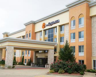 La Quinta Inn & Suites by Wyndham Effingham - Effingham - Bygning