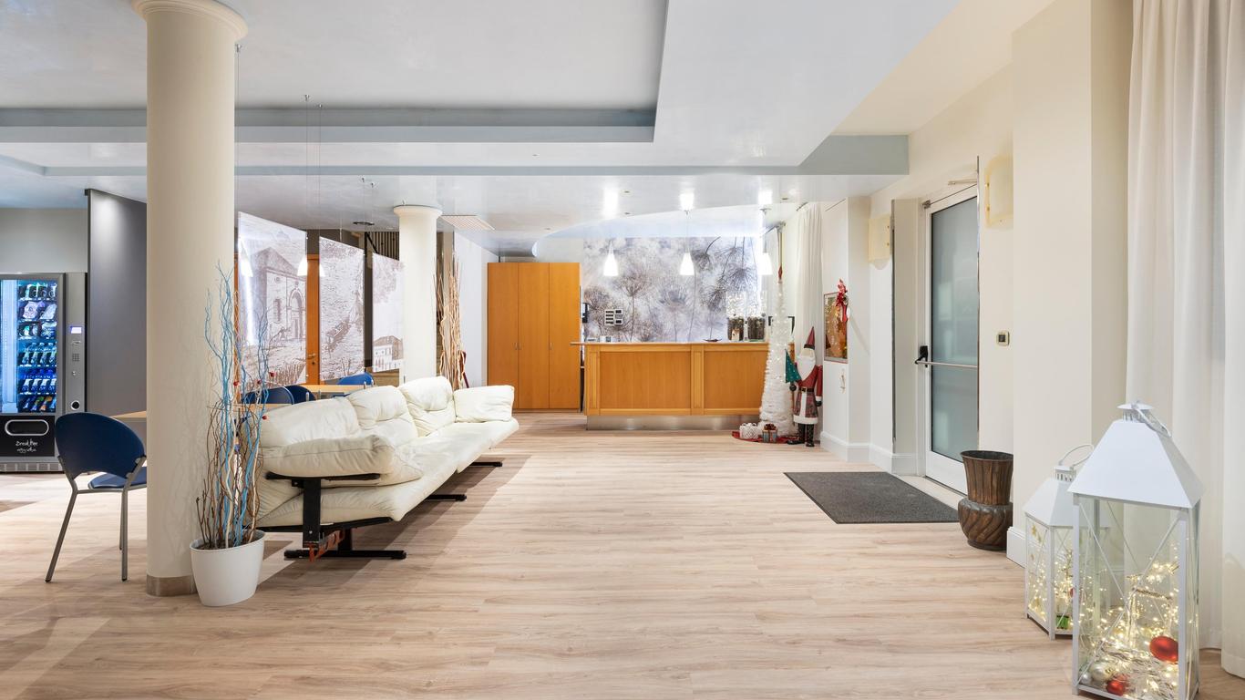 هوتل كا ترون