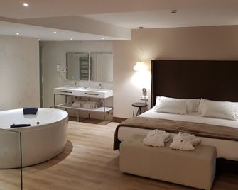 Hotel Maria Cristina - Toledo - Bedroom