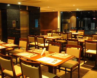 Shaans I Suites-Trichy - Tiruchirappalli - Restaurante