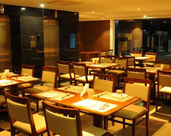 Shaans I Suites - Tiruchirappalli - Restaurant