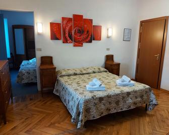 Hotel Sommeiller - Bardonecchia - Bedroom