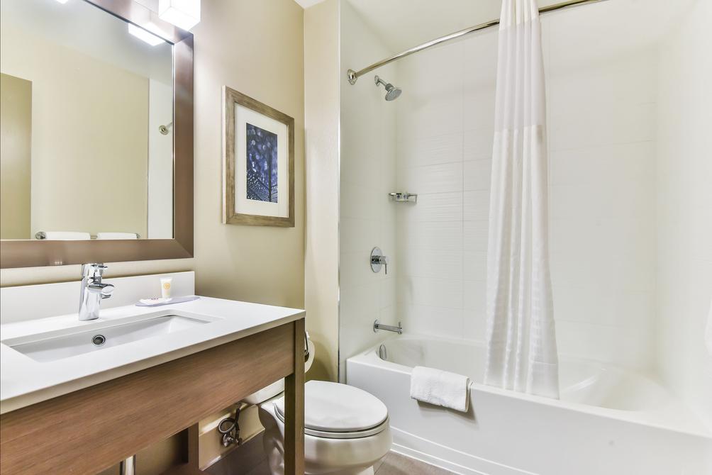 Comfort Hotel Airport North C 98 C 1 8 9 Toronto Hotel