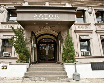 Park West Hotel - New York - Building