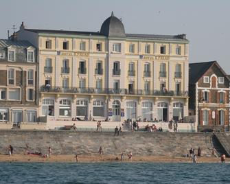 Hotel Kyriad Saint Malo Plage - Saint-Malo - Building