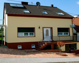 Landhaus Warndtwald Dependance - Wadgassen - Budova