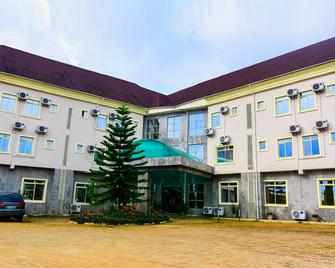 Residency Hotels Ogidi - Enugu - Edificio