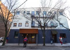 Explore Hotel & Hostel - Union City - Building