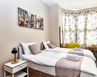 United Lodge Hotel - London - Bedroom