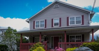 Hotels Near Halifax Intl Airport Search On Kayak Still Waters Bed And Breakfast Dartmouth